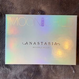ABH Moonchild Glow Kit Highlighter Palette